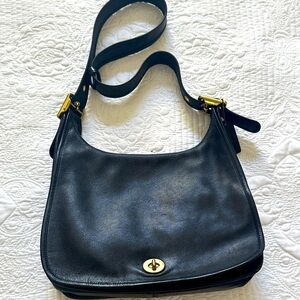 Classic vintage Black Leather Coach Messenger Bag - Timeless Everyday Style